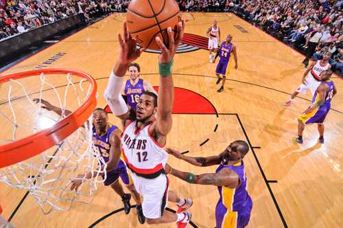 在进攻端 在进攻端