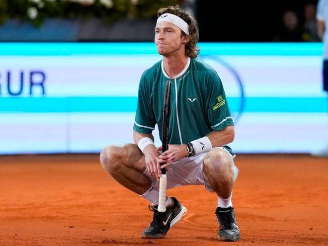 再以后场突 再以后场突